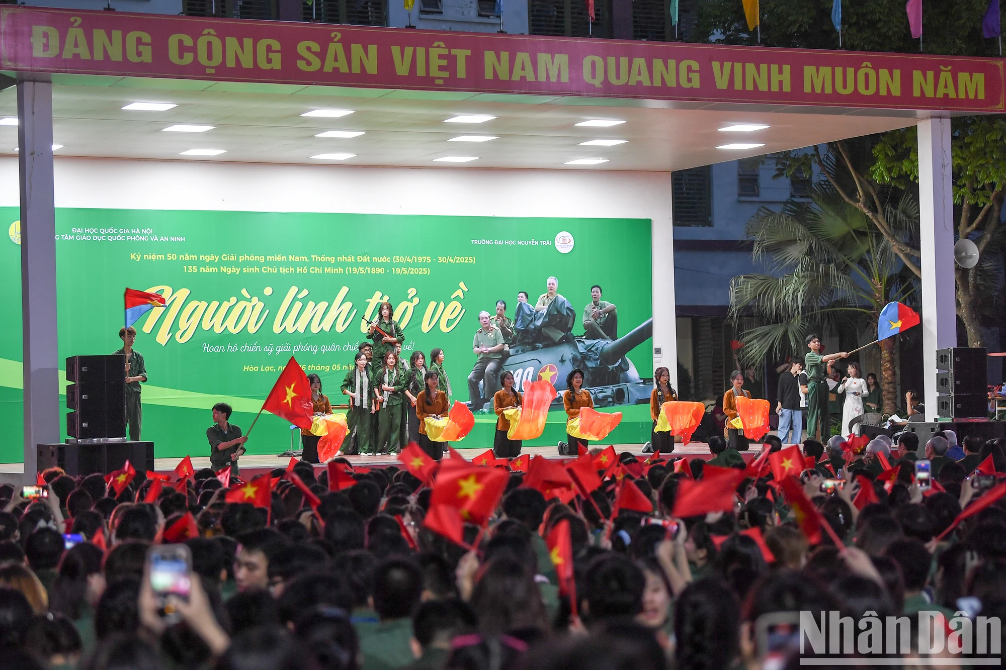[Ảnh] Gần 3.000 sinh viên xúc động với những câu chuyện kể về người lính ảnh 2