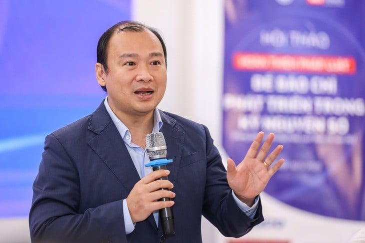 Thứ trưởng Bộ Văn hóa, Thể thao và Du lịch Lê Hải Bình chủ trì phần trao đổi ý kiến tại hội thảo - Ảnh: DANH KHANG