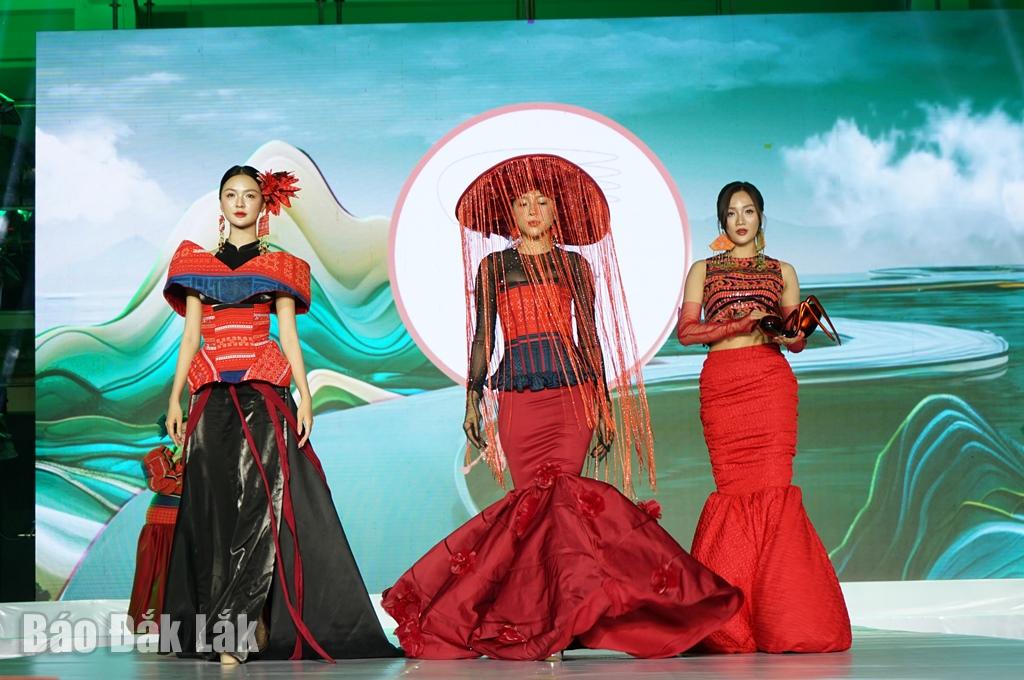 Bộ sưu tập Sắc Màu Tây Nguyên