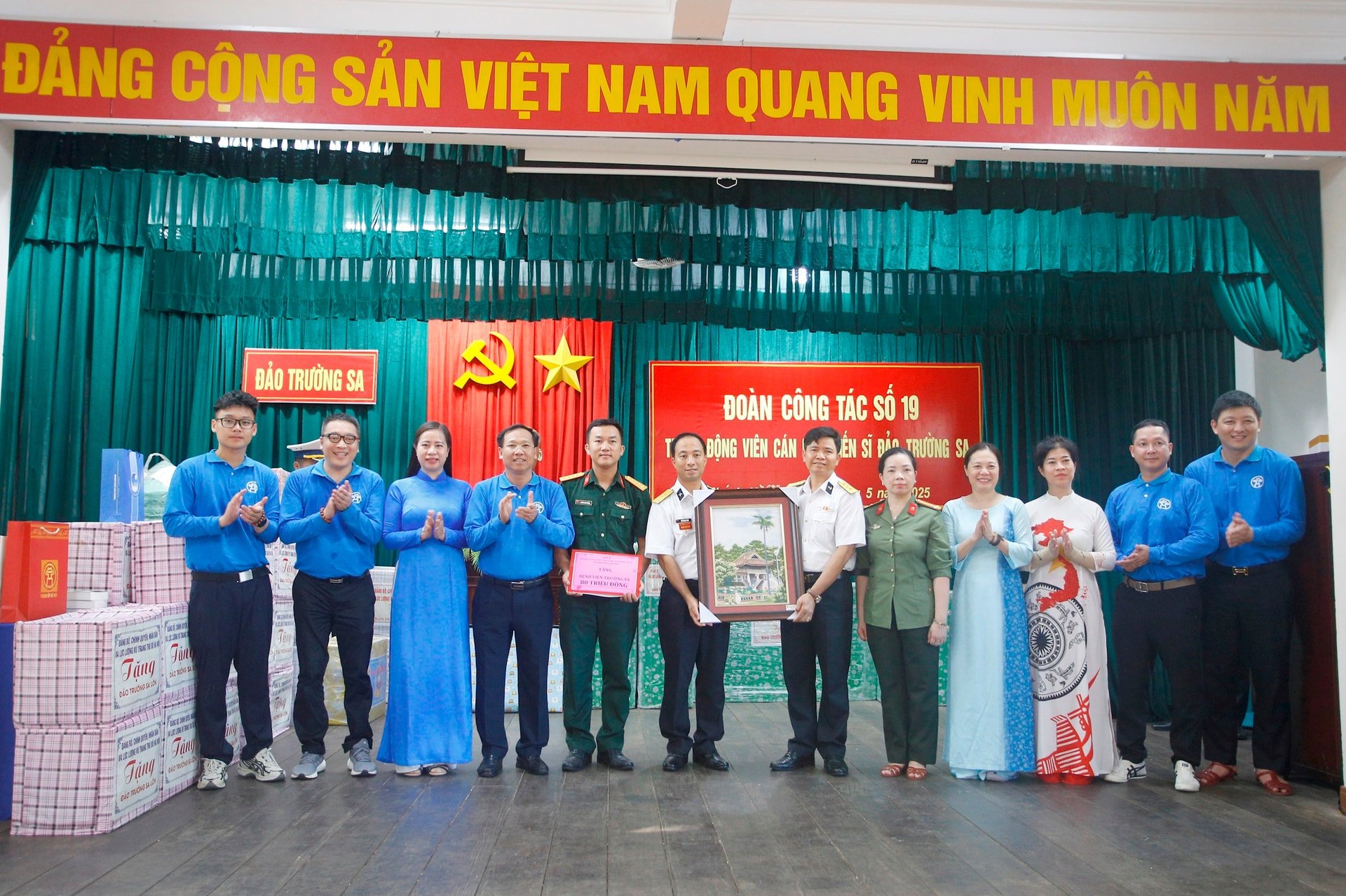 tang-tranh.jpg