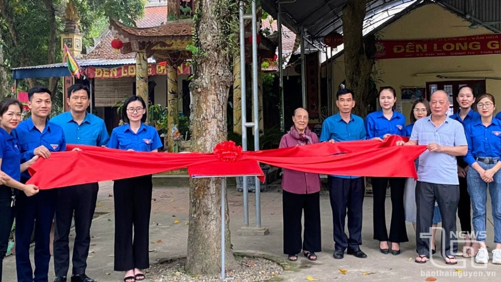 Huyện đoàn Đồng Hỷ tổ chức khánh thành công trình số hóa Di tích lịch sử đền Long Giàn, xã Khe Mo.