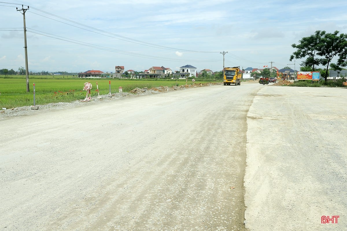bqbht_br_sua-duong-ven-bien-2.jpg