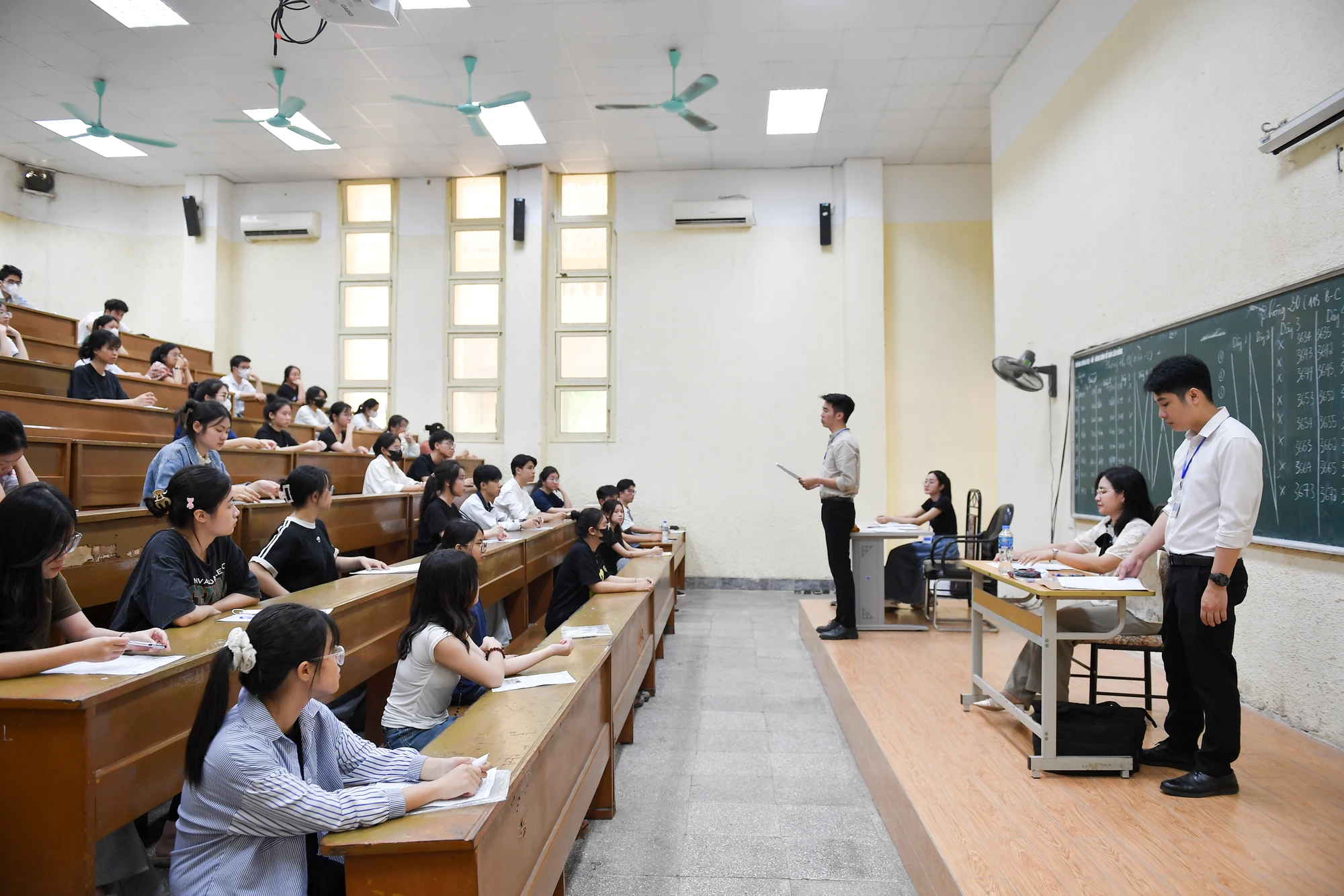 [Ảnh] Hơn 17.000 thí sinh tham gia Kỳ thi Đánh giá năng lực SPT năm 2025 của Trường đại học Sư phạm Hà Nội ảnh 7