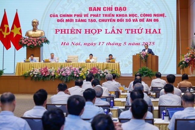 Thủ tướng Phạm Minh Chính phát biểu tại phiên họp. Ảnh: Nhật Bắc