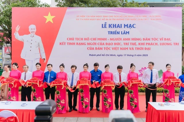 Trưng bày ảnh quý về cuộc đời và sự nghiệp Chủ tịch Hồ Chí Minh- Ảnh 1.