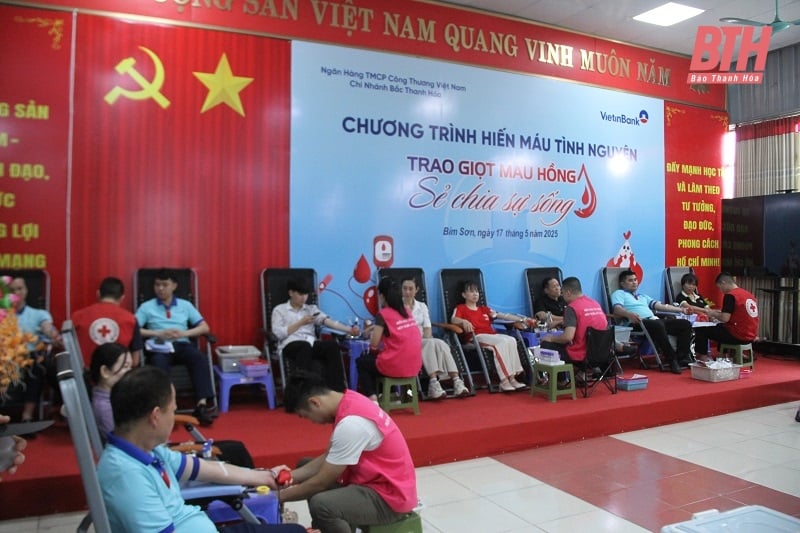 Ngày hội hiến máu tình nguyện “Trao giọt máu hồng, sẻ chia sự sống” của Vietinbank Bắc Thanh Hóa 