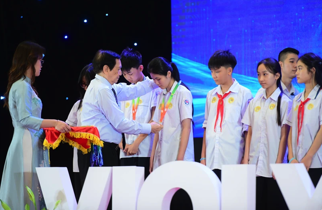 Trao giải Violympic cho gần 600 học sinh xuất sắc- Ảnh 1.
