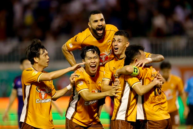 HAGL thành ‘siêu nhân’ nếu thắng được Nam Định ngay tại Thiên Trường: Cả V-League hồi hộp - Ảnh 3.