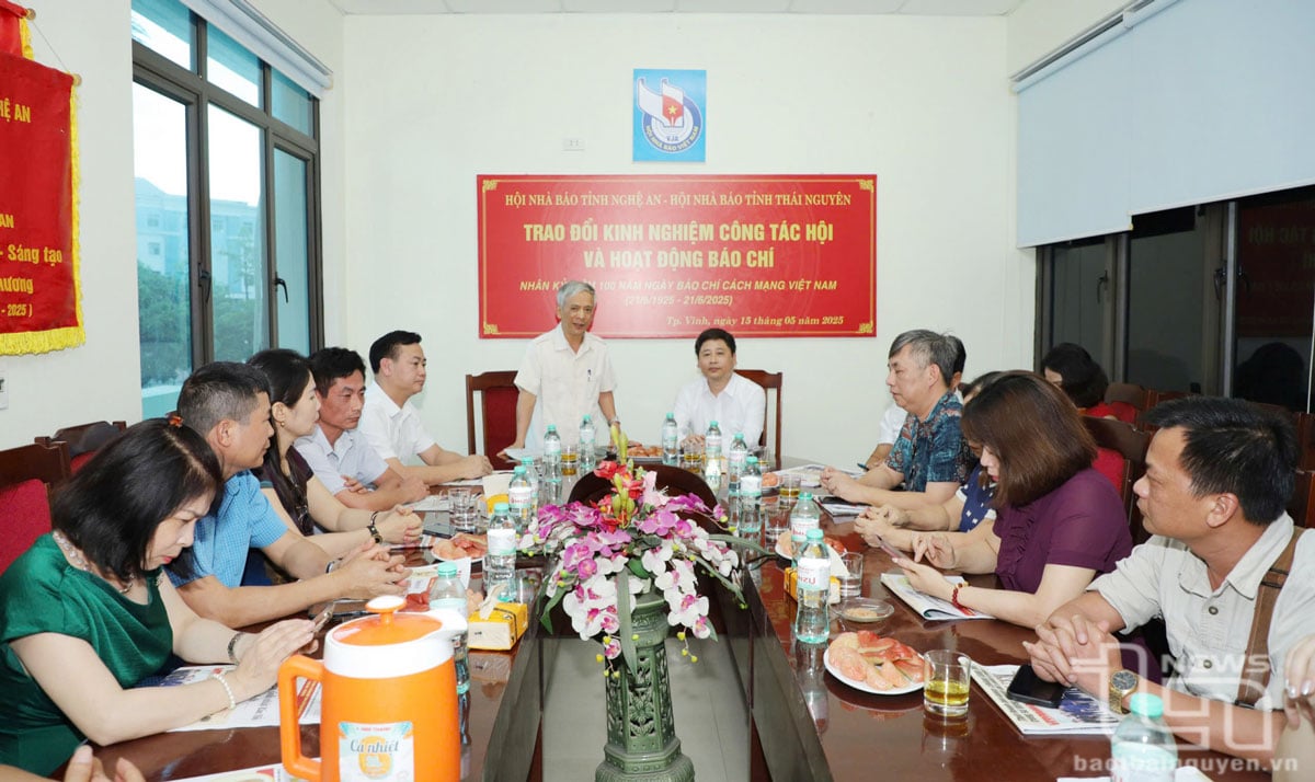 Đoàn công tác của Hội Nhà báo tỉnh Thái Nguyên làm việc với Thường trực Hội Nhà báo tỉnh Nghệ An.