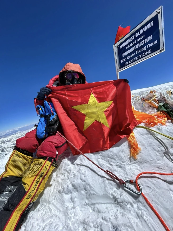 chinh phục đỉnh Everest - Ảnh 1.