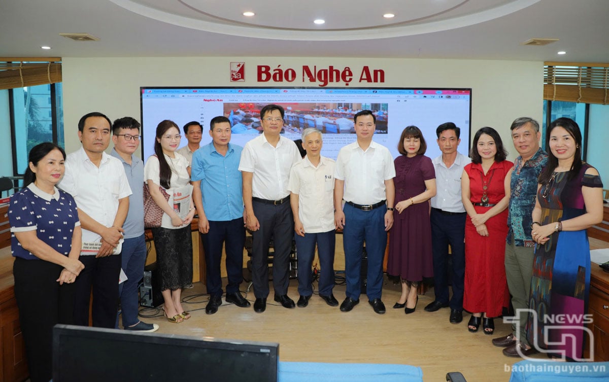 Đoàn công tác của Hội Nhà báo tỉnh Thái Nguyên tham quan, trao đổi nghiệp vụ tại tòa soạn Báo Nghệ An.