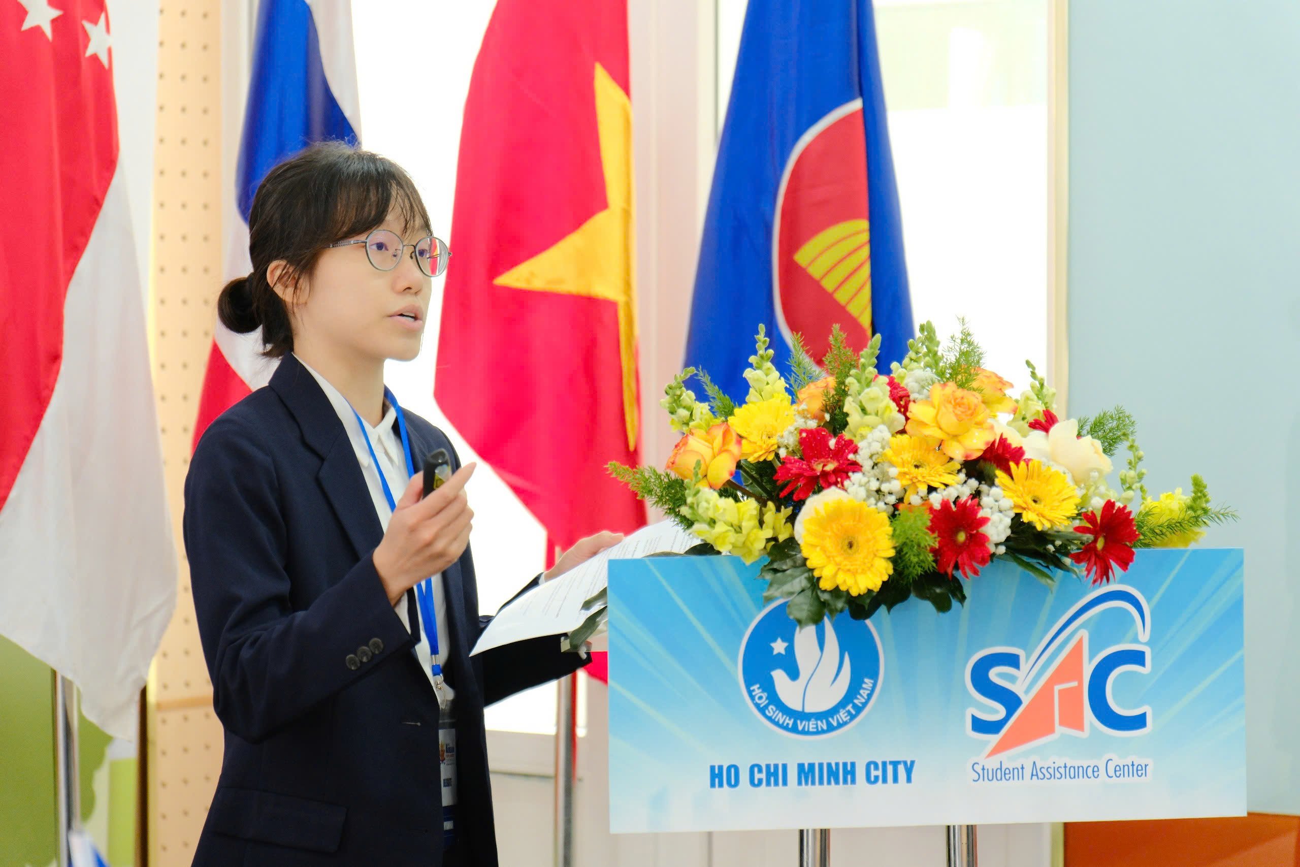Nữ sinh ngành y giành chiến thắng cuộc thi hùng biện tiếng Anh  - Ảnh 3.