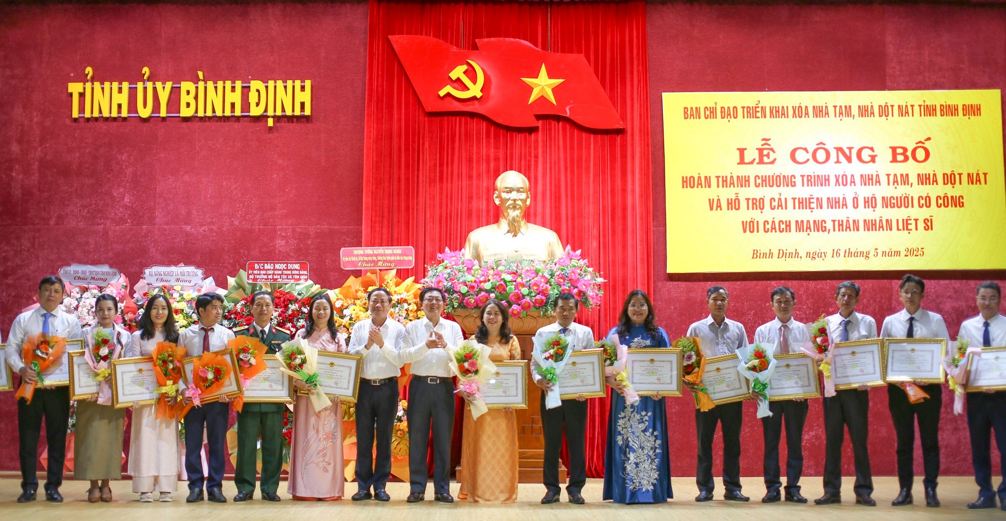 Bình Định công bố hoàn thành xóa nhà tạm, dột nát, vượt tiến độ 7 tháng ảnh 3