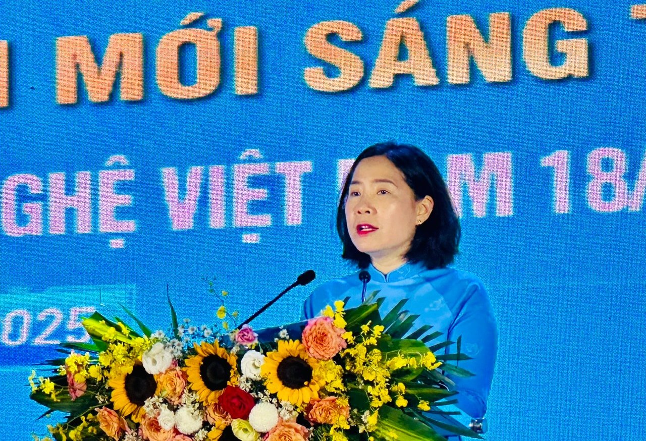 le-kim-anh.jpg
