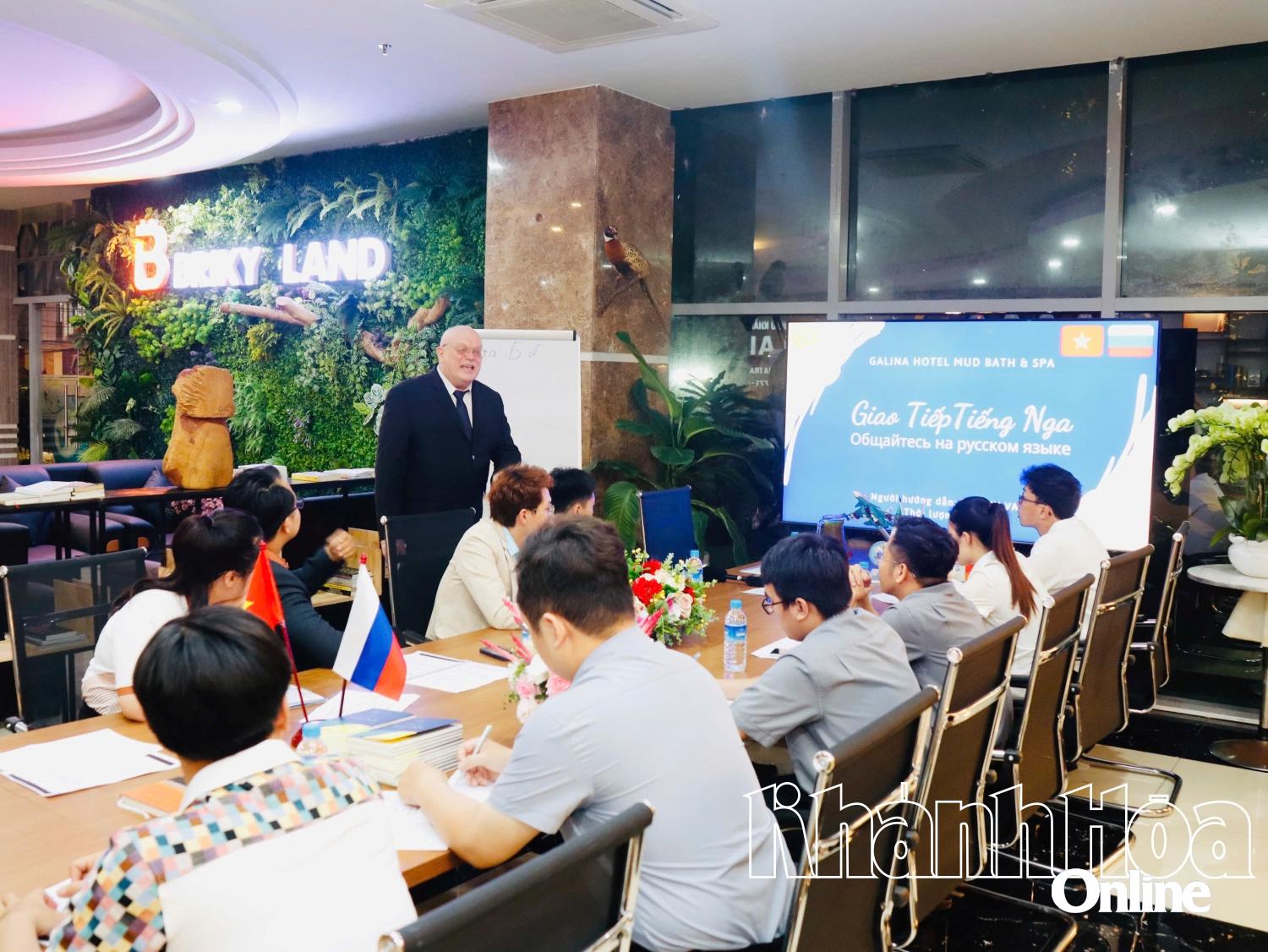 Lớp học tiếng Nga tại khách sạn Galina