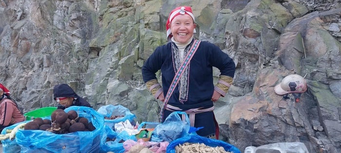 Sa Pa, Lào Cai: Phụ nữ dân tộc thiểu số học chữ để nâng cao kỹ năng mưu sinh- Ảnh 1.