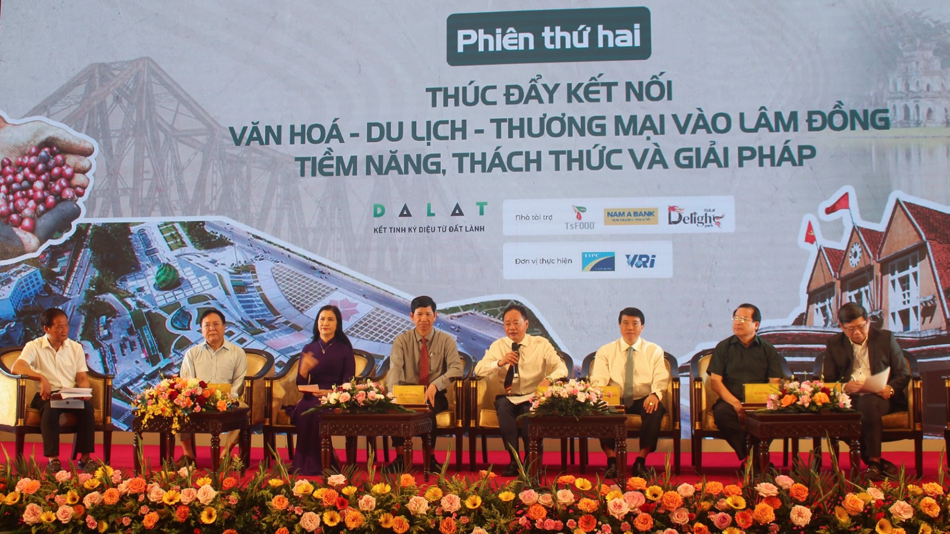 Các chuyên gia, nhà khoa học thảo luận gợi mở nhiều ý kiến tâm huyết nhằm phát triển tỉnh Lâm Đồng mới sau sáp nhập