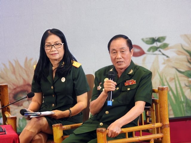 Các cựu chiến sĩ Biệt động Sài Gòn giao lưu với sinh viên Trường ĐH Cửu Long- Ảnh 2.