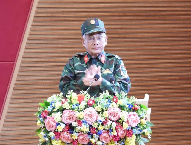 Các cựu chiến sĩ Biệt động Sài Gòn giao lưu với sinh viên Trường ĐH Cửu Long- Ảnh 1.