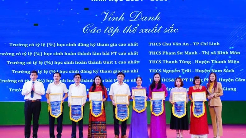 Hải Dương khen thưởng 151 tập thể, cá nhân tiêu biểu trong Tháng tự học tiếng Anh ảnh 3