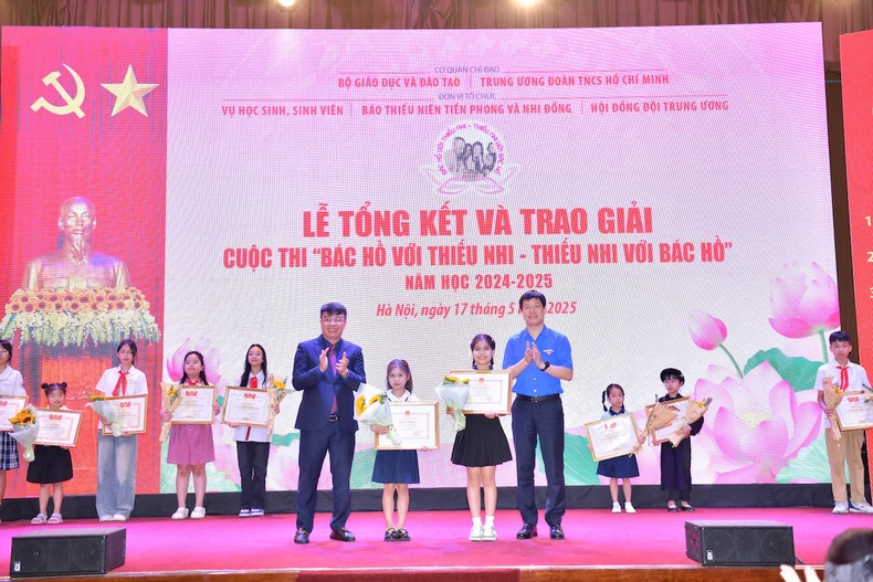 Thiếu nhi thể hiện tình cảm kính yêu với Bác Hồ qua nhiều bài viết, tranh vẽ ý nghĩa ảnh 1