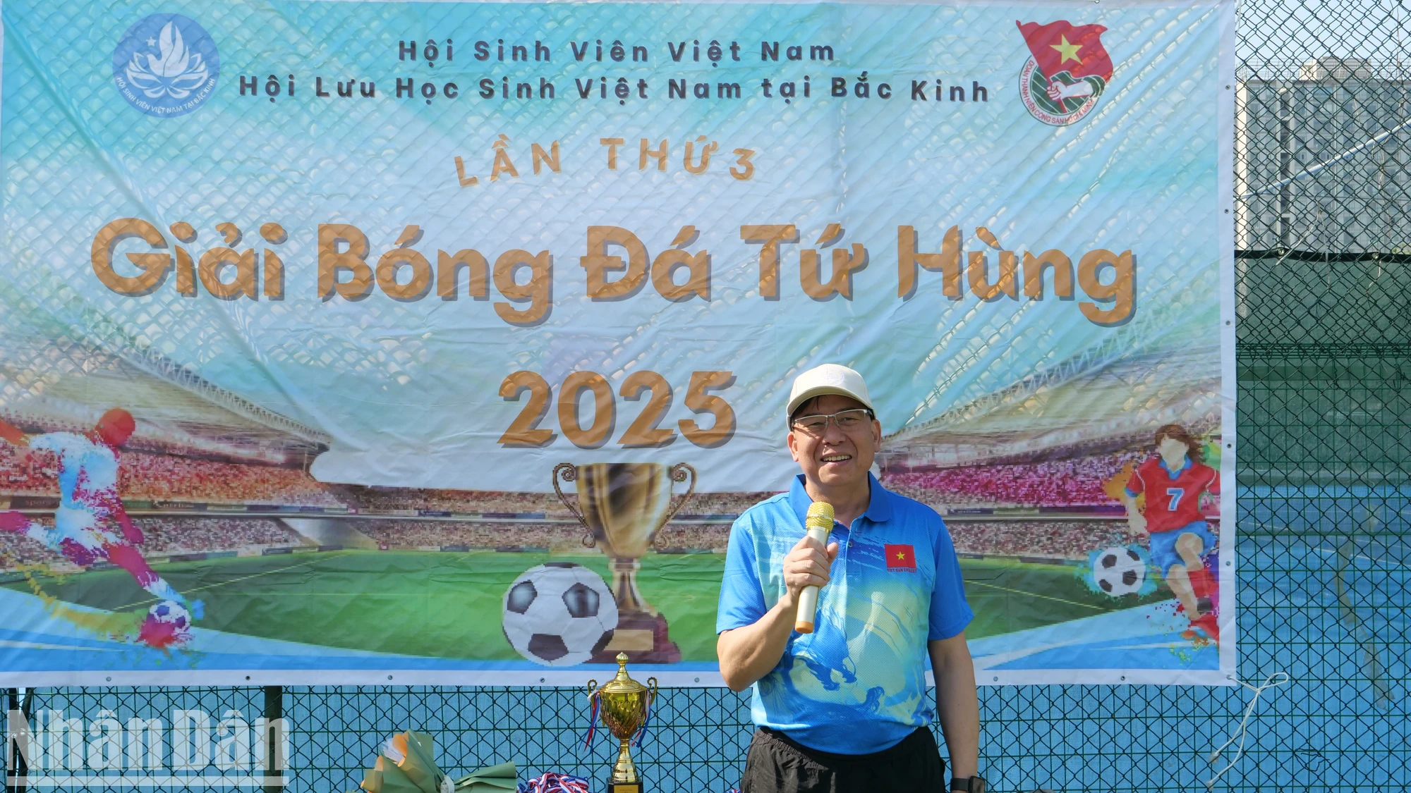 [Foto] Emocionante Torneo de Fútbol Cuatro Estrellas de Vietnam en Beijing, China, en 2025 foto 3