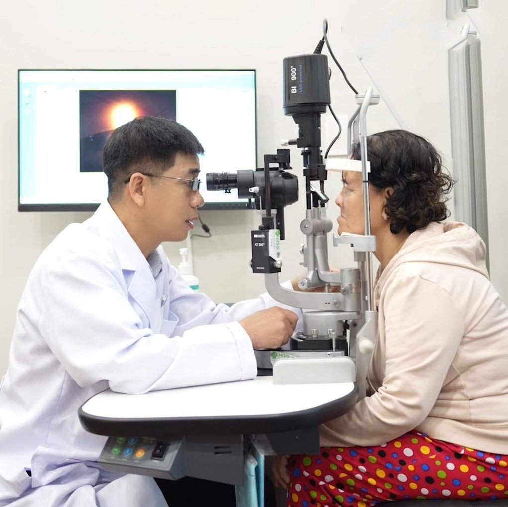 Ca phẫu thuật đặc biệt của người phụ nữ khuyết tật tại Mắt Sài Gòn Ngô Gia Tự - 1