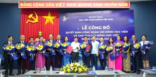 Tổng giám đốc Vietnam Airlines tham gia Hội đồng Học viện Hàng không Việt Nam - Ảnh 1.