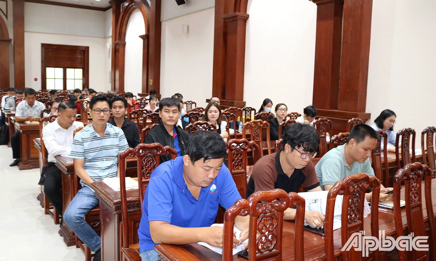 Đại biểu tham dự hội nghị