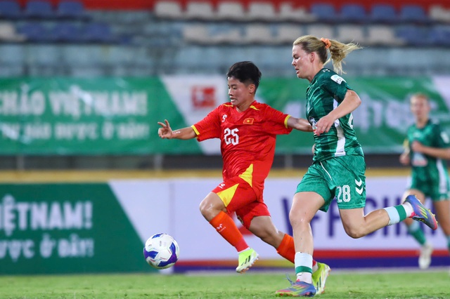 Đội tuyển nữ Việt Nam thua đậm Werder Bremen: Ghi được bàn, có bài học quý- Ảnh 2.