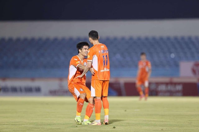 Bảng xếp hạng V-League mới nhất hôm nay: 'Nghẹt thở' cuộc đua trụ hạng- Ảnh 2.