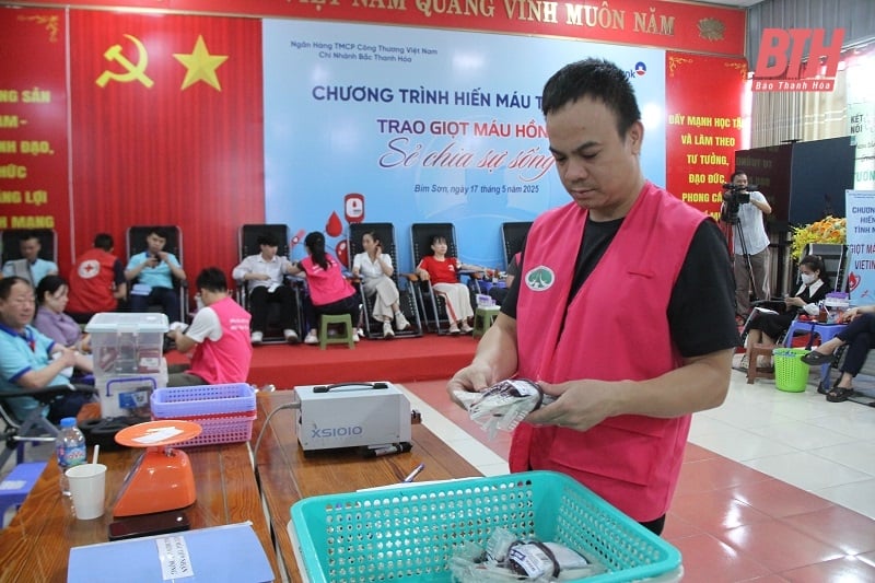 Ngày hội hiến máu tình nguyện “Trao giọt máu hồng, sẻ chia sự sống” của Vietinbank Bắc Thanh Hóa 