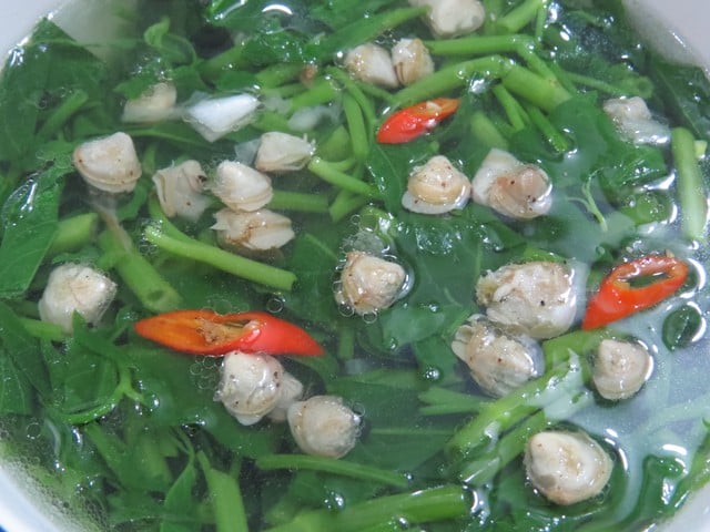 Món ngon Quảng Ngãi: Ngọt thanh canh hến An Khê - Ảnh 4.