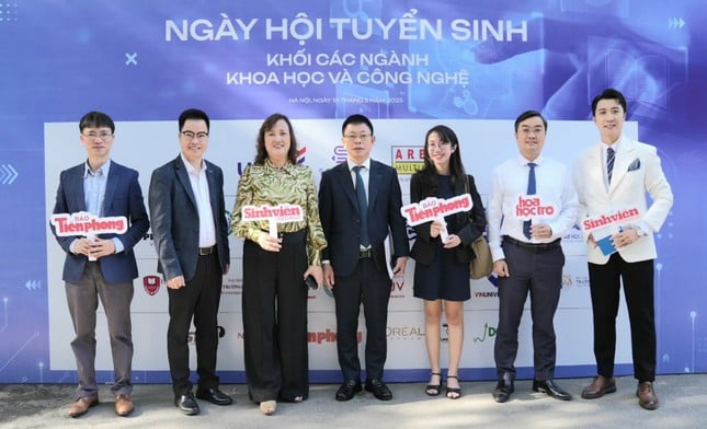 ទិវាចូលរៀនសម្រាប់មុខជំនាញវិទ្យាសាស្ត្រ និងបច្ចេកវិទ្យា៖ បទពិសោធន៍ដែលមិនអាចបំភ្លេចបាន រូបថត ៦៧