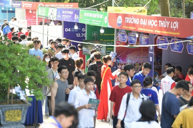 ទិវាចូលរៀនសម្រាប់មុខវិជ្ជាវិទ្យាសាស្ត្រ និងបច្ចេកវិទ្យា៖ បទពិសោធន៍ដែលមិនអាចបំភ្លេចបាន រូបថត ៥១