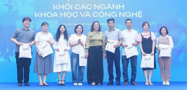 ទិវាចូលរៀនសម្រាប់មុខវិជ្ជាវិទ្យាសាស្ត្រ និងបច្ចេកវិទ្យា៖ បទពិសោធន៍ដែលមិនអាចបំភ្លេចបាន រូបថត ៦៣