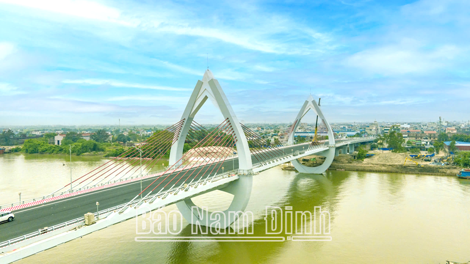Cầu Thiên Trường (thành phố Nam Định) được khánh thành nhân dịp kỷ niệm 135 năm Ngày sinh Chủ tịch Hồ Chí Minh (19/5/1890 - 19/5/2025). (Ảnh Phan Hồng Nam)