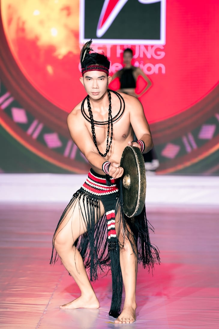 Việt Hùng - Ảnh 12.