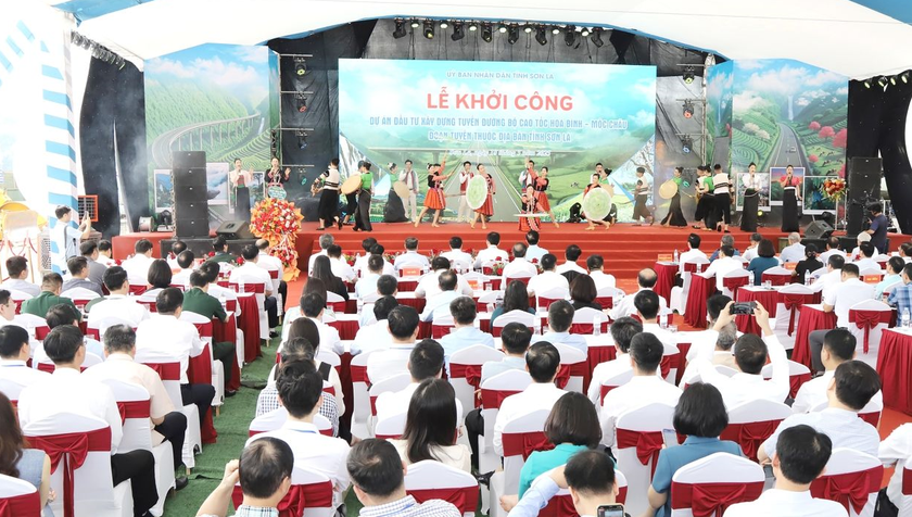 Lễ khởi công Dự án đầu tư xây dựng tuyến đường bộ cao tốc Hòa Bình – Mộc Châu đoạn tuyến thuộc địa bàn tỉnh Sơn La.