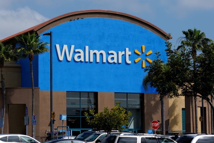 Ông Trump nổi giận, chỉ trích thẳng với nhà bán lẻ Walmart - Ảnh 1.