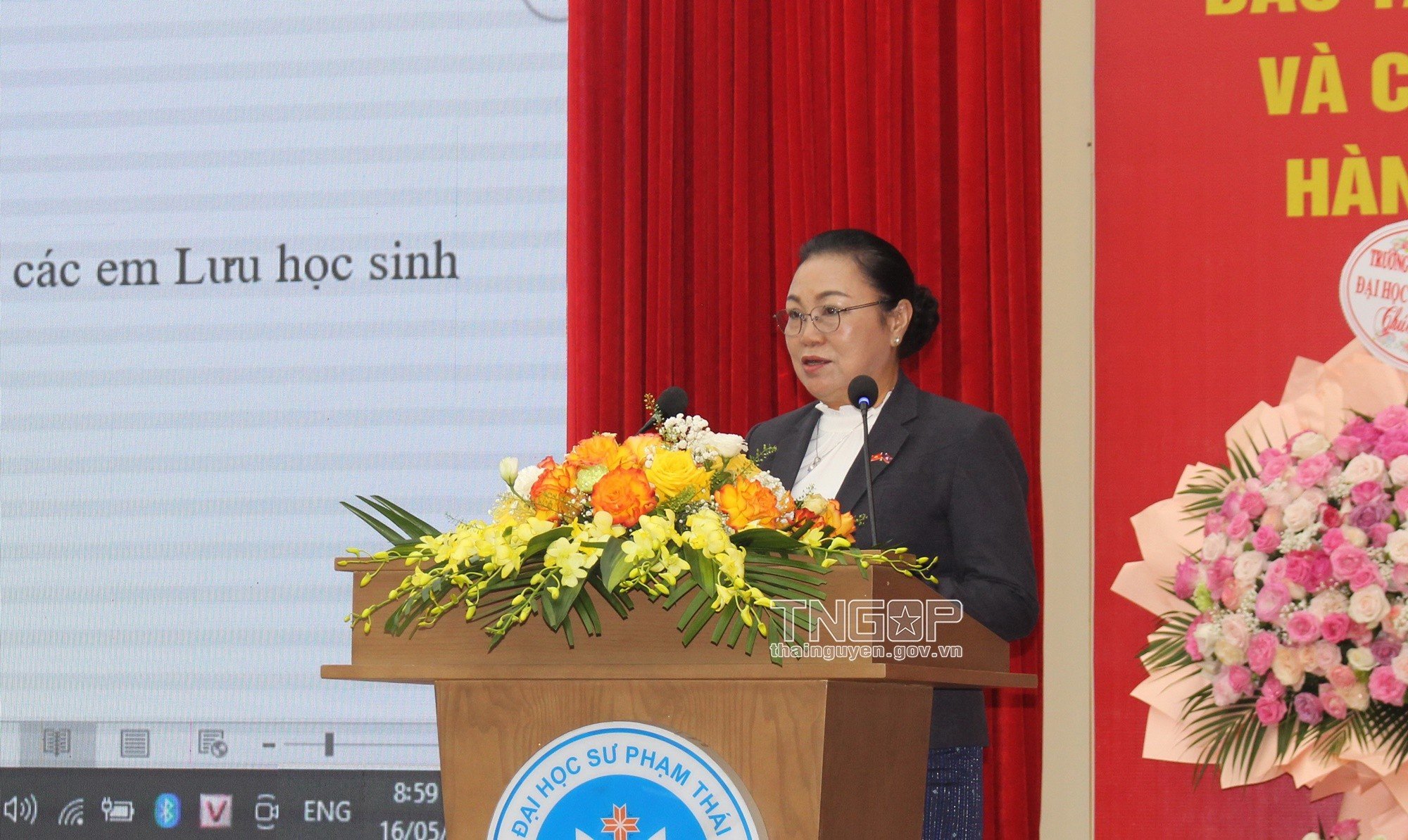 Đại sứ đặc mệnh toàn quyền nước Cộng hòa dân chủ nhân dân Lào tại Việt Nam Khamphao Ernthavanh phát biểu tại Hội nghị. (Ảnh: thainguyen.gov.vn)