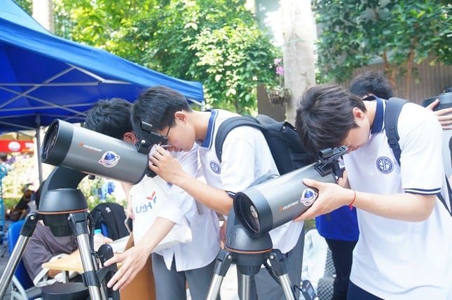 Bộ GD&ĐT lý giải vì sao học ngành vi mạch bán dẫn cần đạt điểm 8 môn Toán? ảnh 1