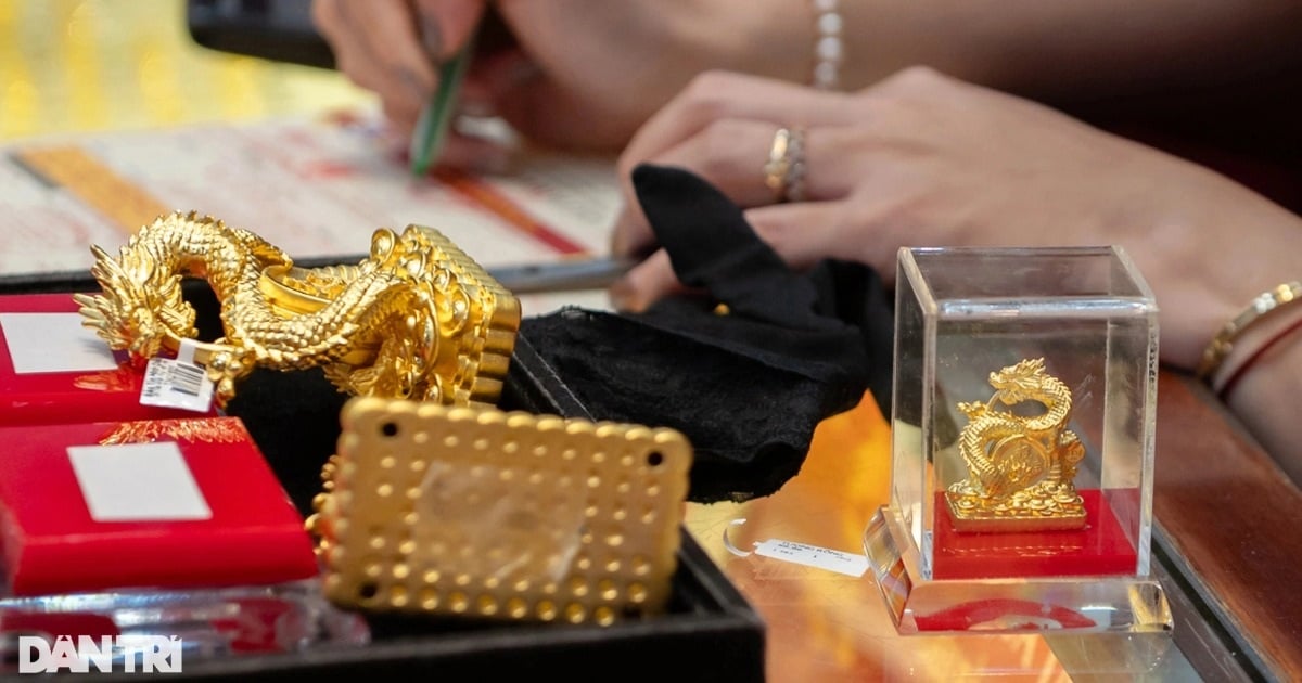 Mua vàng trên 20 triệu đồng phải chuyển khoản, không được dùng thẻ tín dụng