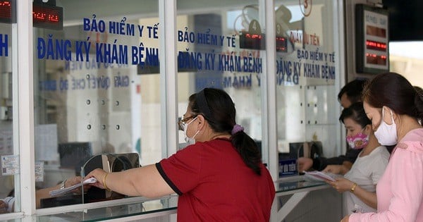 Theo Bảo hiểm xã hội (BHXH) Việt Nam, thẻ bảo hiểm y tế (BHYT) giấy cũ đến 31/5 tới đây sẽ hết hạn, người dân thay thế bằng thẻ BHYT trên các ứng dụng VssID, VNeID khi khám chữa bệnh...