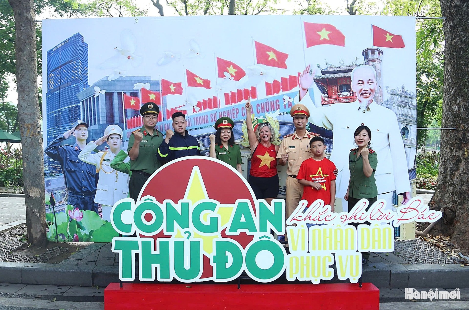 W_hnm-pccc05a.jpg