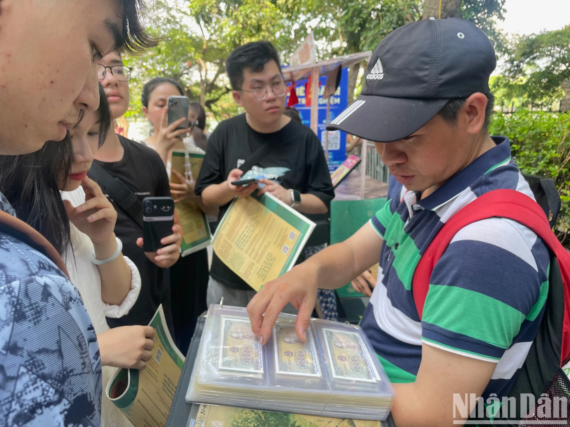 ពិព័រណ៌ “ឈ្មោះបុគ្គល”៖ ទាក់ទាញអ្នកអានជាច្រើនជំនាន់ រូបថត ៥