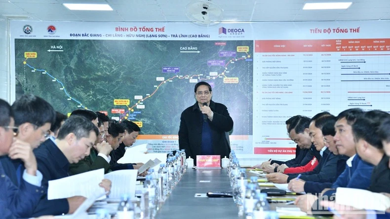 Entschlossen, zwei wichtige Autobahnprojekte in Lang Son und Cao Bang termingerecht und mit hoher Qualität abzuschließen Foto 1