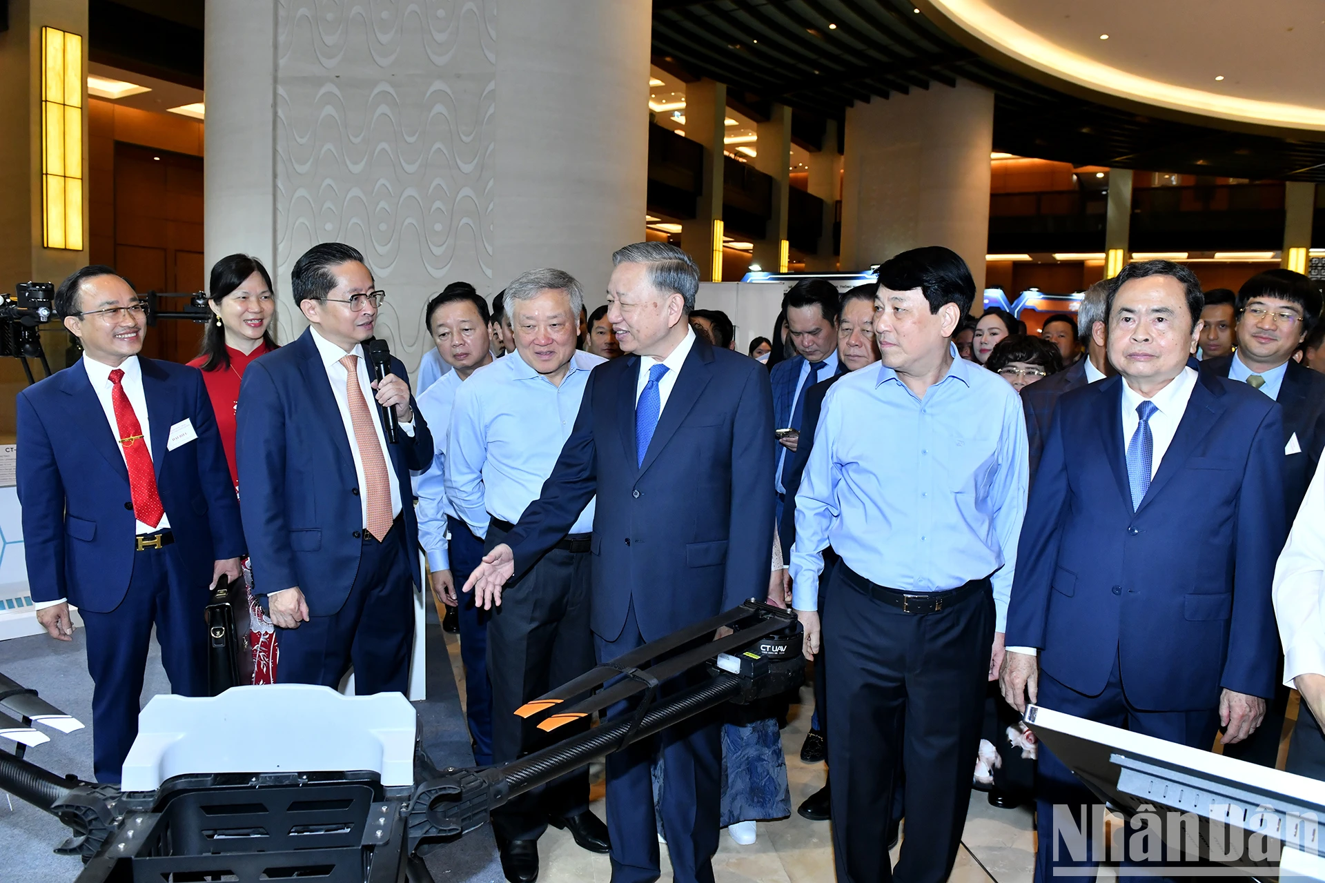 [Ảnh] Tổng Bí thư Tô Lâm tham quan triển lãm những thành tựu trong phát triển kinh tế tư nhân ảnh 2