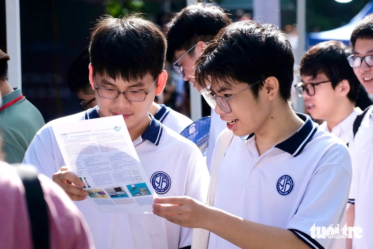 vi mạch bán dẫn - Ảnh 1.