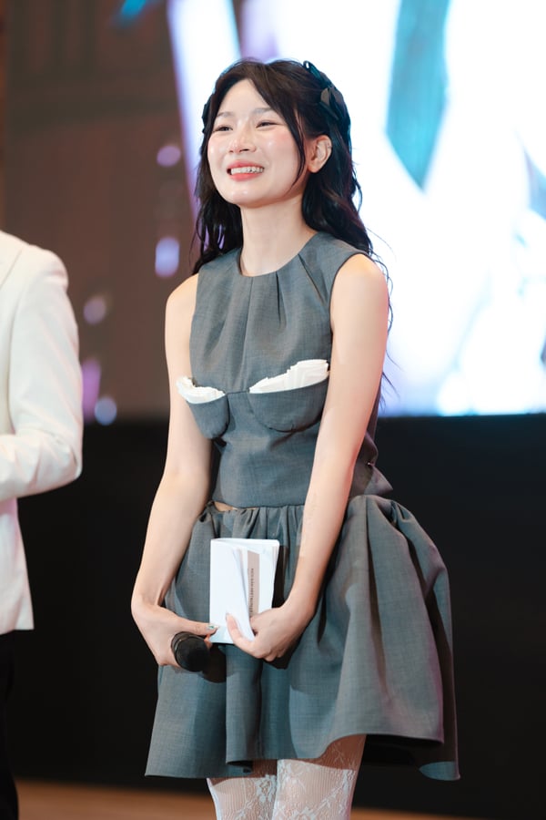 Nhan sắc xinh đẹp của hotgirl gen Z được mời tham dự Paris Fashion Week - Ảnh 8.